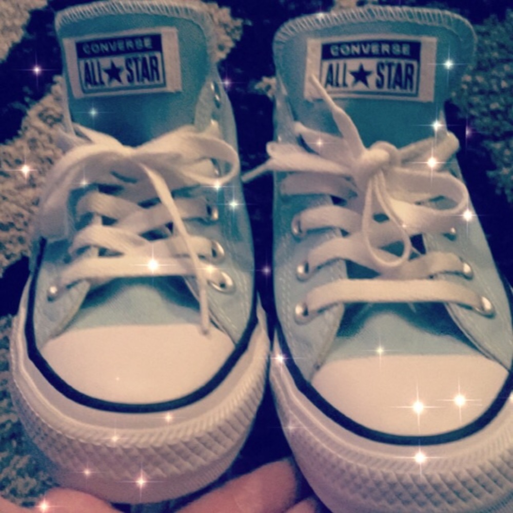 Converse BNWOB. Never worn, Women’s Size 7
